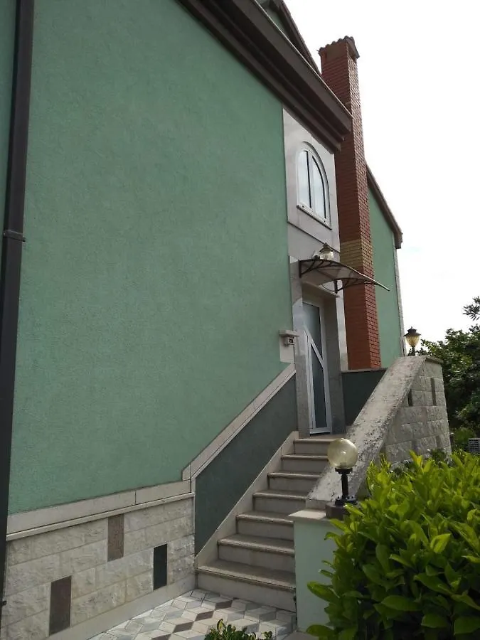 Apartment Leopold Kastela Croatia