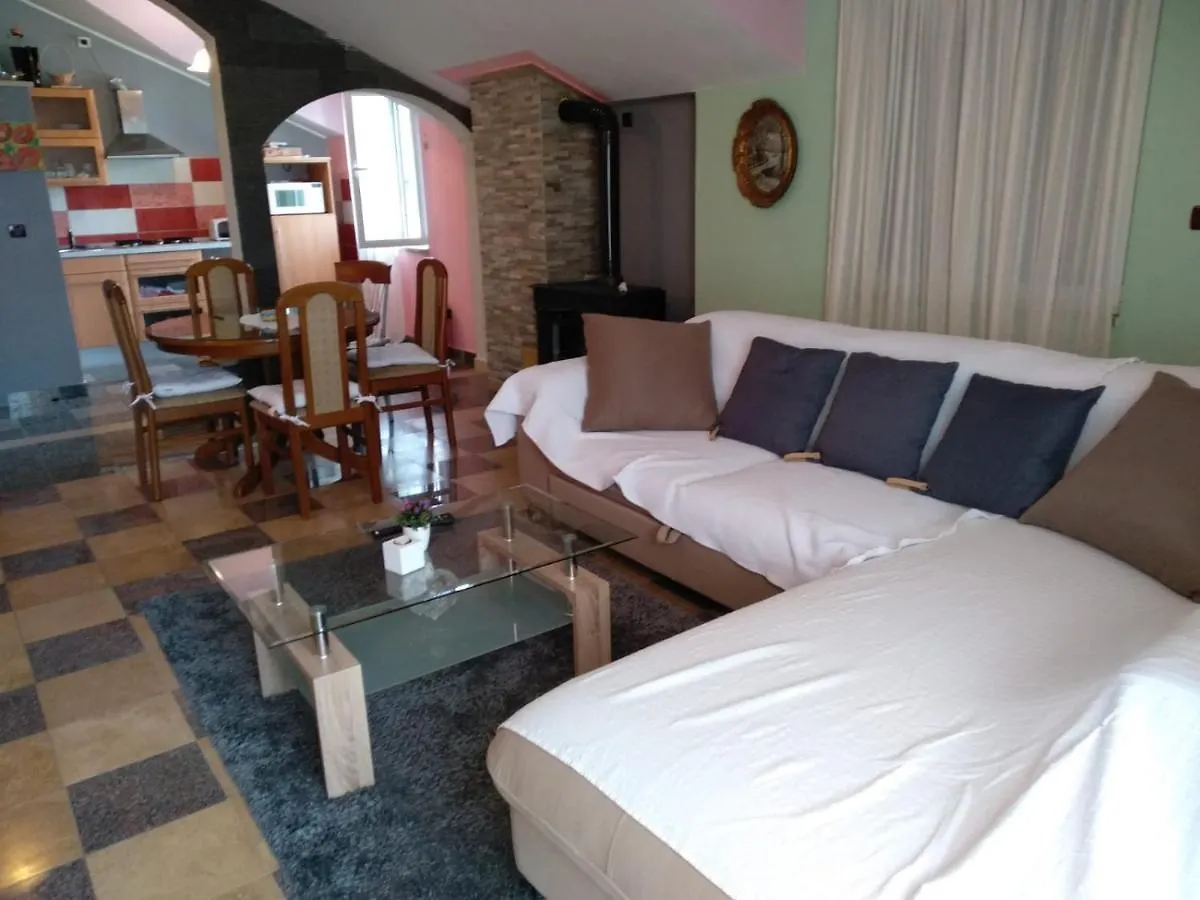 Apartment Leopold Kastela 0*,  Croatia